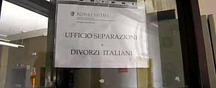 Copertina di Divorzi low cost, boom a Roma: “Bastano 16 euro per essere di nuovo liberi”