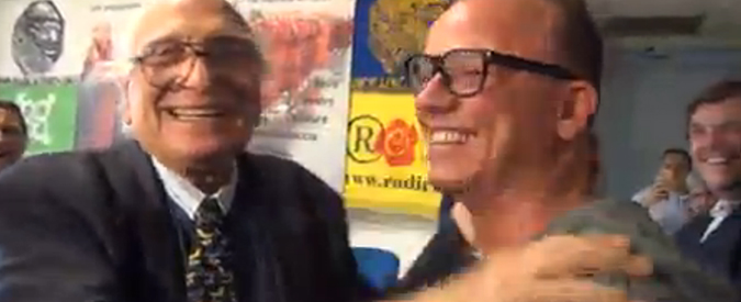 Copertina di Roma, Gigi D’Alessio si iscrive ai Radicali: “Qui perché ammiro Marco Pannella”