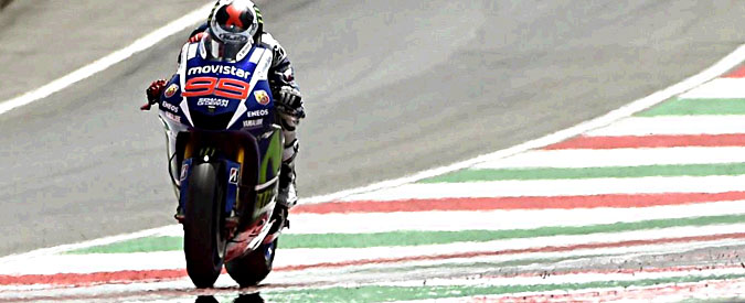 Copertina di MotoGp Silverstone, Lorenzo domina le libere davanti a Marquez. Rossi decimo