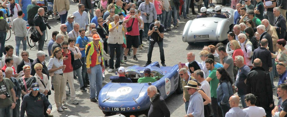 Copertina di Mille Miglia 2015, la terza tappa da Roma a Parma attraverso la Toscana – FOTO