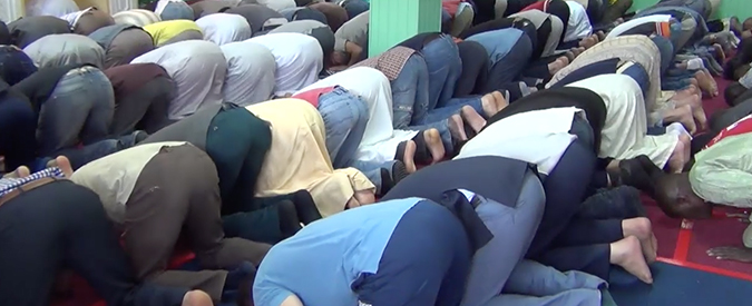 Moschee a Milano, Coordinamento islamici ricorre al Tar contro il Comune: “Ci dia una delle aree assegnate”