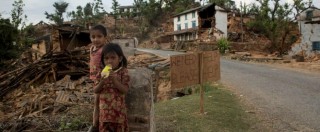 Copertina di Terremoto in Nepal, estratto vivo ha 105 anni. Onu: “Dogane bloccano aiuti”