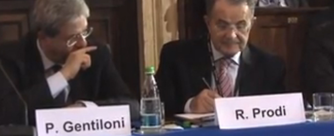 Copertina di Libia, Prodi: “Distruggere barconi senza colpire persone? Risposta ancora non c’è”