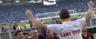 Copertina di Lazio – Roma (FOTO), da Totti e Florenzi sfottò a Lotito: “Rigiochiamo anche domani”