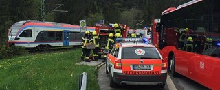 Copertina di Scontro tra due treni in Austria: morto un macchinista. ‘Passeggeri feriti intrappolati’