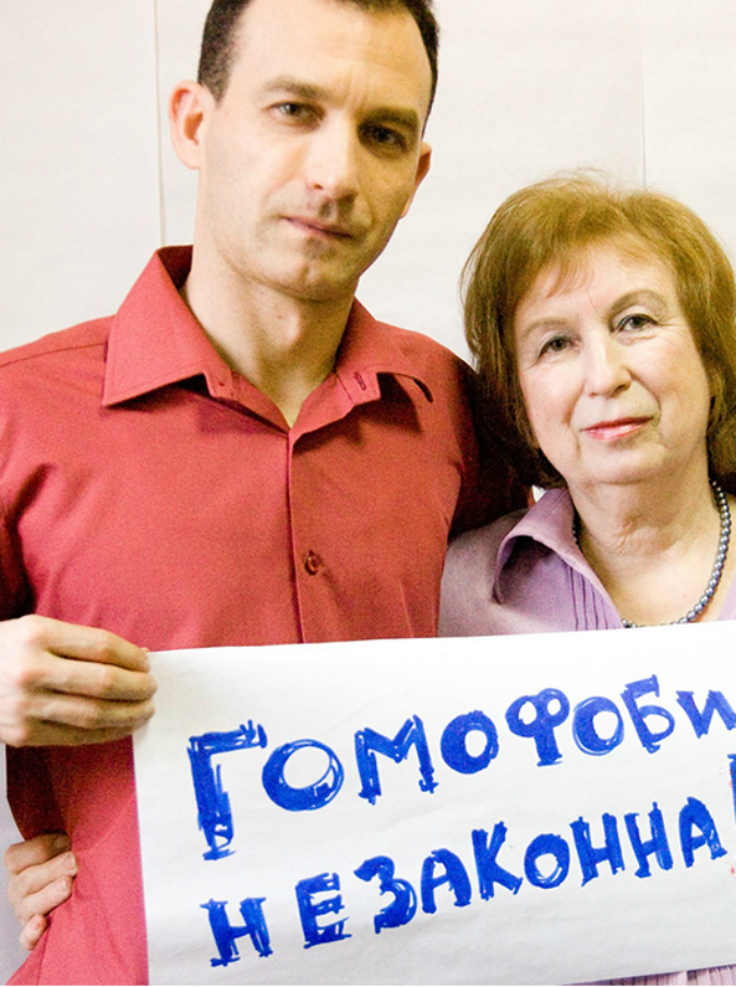 “Scusa mamma. Sono gay”: in Russia nascono gruppi d’ascolto per aiutare i genitori ad accettare figli omosessuali