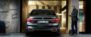 Copertina di Auto telecomandate: per BMW e Land Rover, la manovra difficile si fa da fuori