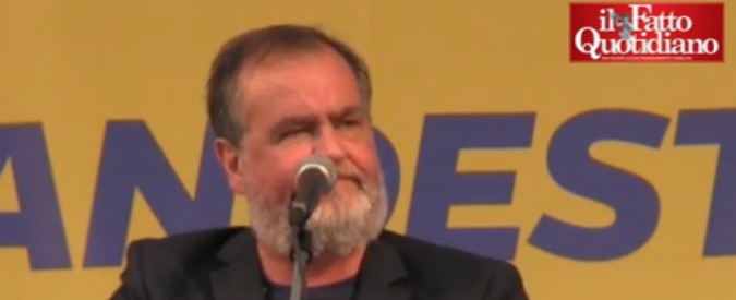 Copertina di Lega, Calderoli: “Partito nazionale? Piuttosto mi taglio una mano”. E offre i mattoni per muro anti immigrati