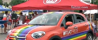 Copertina di Fiat, negli Usa una 500X arcobaleno per il Motor City Pride di Detroit