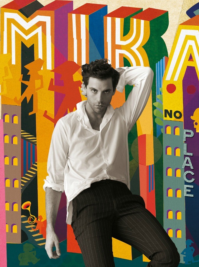 Mika, a Milano per presentare “No place in Heaven”: “Non è così interessante fare un coming out sessuale”