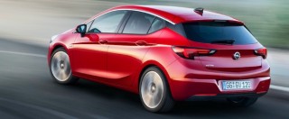 Copertina di Opel Astra, si cambia verso: la nuova generazione è più corta e leggera – FOTO