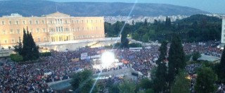 Copertina di Grecia, Merkel: “Sì al referendum e si tratta”. Tsipras: “Col no il negoziato sarà più forte”. Migliaia in piazza ad Atene