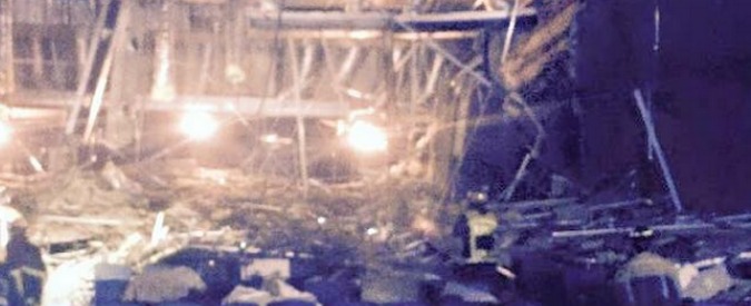 Copertina di Filippine, per le forti piogge cede il soffitto del cinema e crolla sugli spettatori