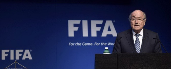 Blatter si è dimesso da presidente della Fifa. Abc e Nyt: “E’ indagato dalla Fbi”