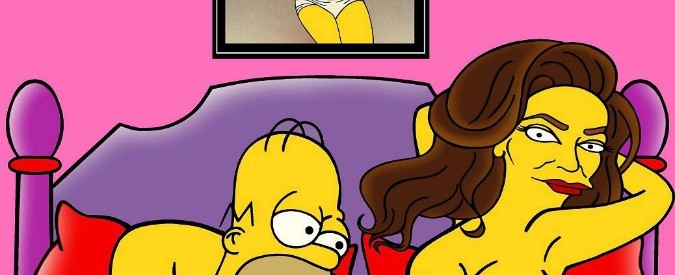 Caitlyn Jenner, in versione Wonder Woman, seduce Homer Simpson