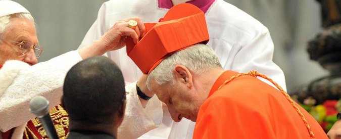 Crac Divina Provvidenza, il cardinale Versaldi al manager Profiti: “Devi tacere al Papa questi 30 milioni…”