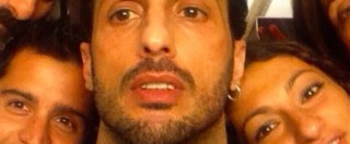 Copertina di Fabrizio Corona potrebbe tornare in carcere per un selfie? La procura consiglia un “profilo basso”