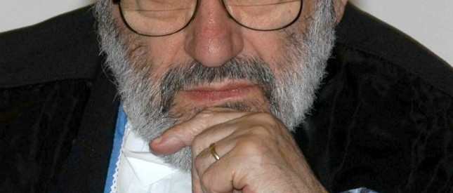 Umberto Eco contro i social: “Hanno dato diritto di parola a legioni di imbecilli”