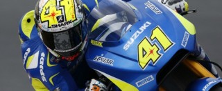 Copertina di MotoGp, Suzuki domina le prove a Montmelò: Espargaro in pole. Terzo Lorenzo, Rossi settimo