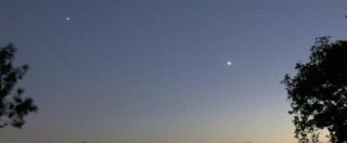 Copertina di Venere e Giove si “baciano” nel cielo: la congiunzione visibile ad occhio, ma bisogna svegliarsi all’alba