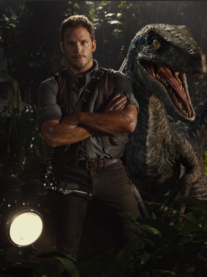 Jurassic World, il parco riapre: giganteschi dinosauri e inseguimenti adrenalinici