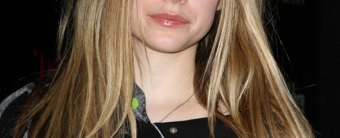 Avril Lavigne: “Combatto con la malattia di Lyme, ma mi davano della depressa”