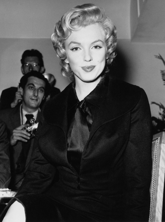 Marilyn Monroe, la rivelazione dei necrofori: “Sembrava molto più vecchia. Era irriconoscibile e aveva i seni di un’anziana”