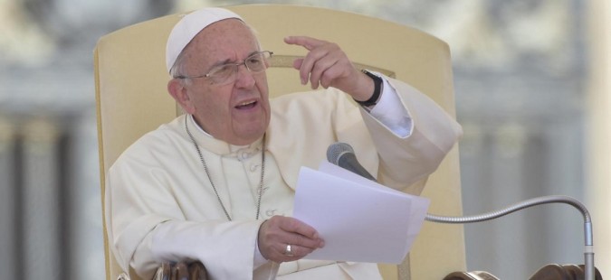 Papa Francesco, attesa per l’enciclica sui cambiamenti climatici. I petrolieri corrono ai ripari