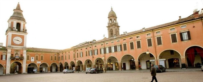 Copertina di Modena, il tour delle eccellenze del territorio per Expo: vino, aceto, parmigiano e Ferrari