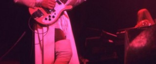 Copertina di Chris Squire, morto il bassista e fondatore degli Yes: ha lasciato un segno indelebile nel progressive