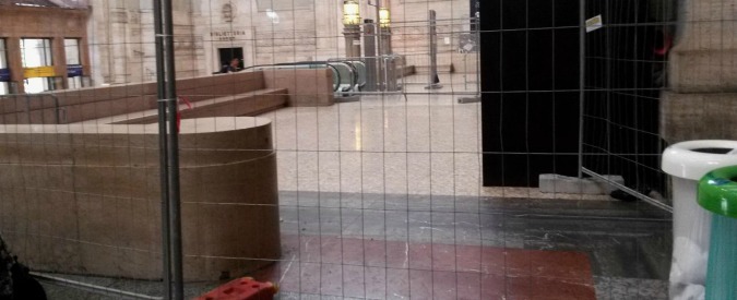 Copertina di Migranti, a Ventimiglia frontiera chiusa: proteste e cariche. A Milano profughi via dalla stazione. Nuovo campo a Roma