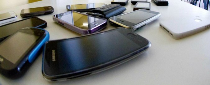 Telefonia, nasce la lista dei cattivi pagatori per chi cambia ... Cambio operatore telefonico mobile tempi