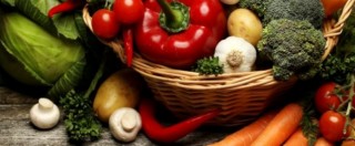 Copertina di Immunonutrizione, l’impatto del cibo sul sistema immunitario. Le regole per stare bene: frutta e verdura fresca e Omega 3