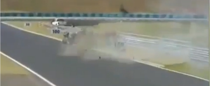 Copertina di Formula1, testacoda e poi la Force India si cappotta: paura per Sergio Perez a Budapest