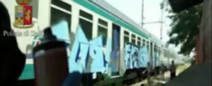 Copertina di Parma, fermati 5 writers mentre imbrattano un treno. Lo spray sulla telecamera