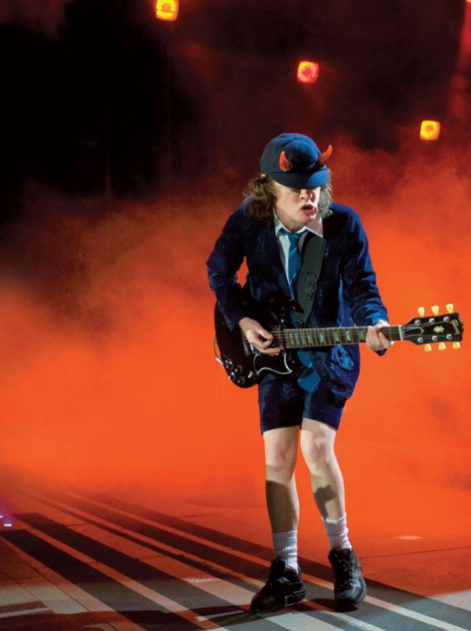 AC/DC in concerto a Imola (FOTO): Angus Young infiamma il palco, oggi come ieri