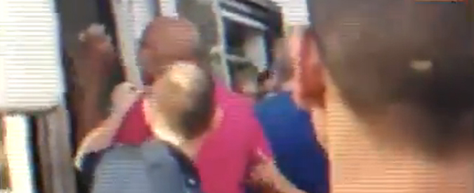 Copertina di Atac, in un video la rabbia dei lavoratori Roma-Lido: “Badge? Ecco i veri motivi dei disagi”