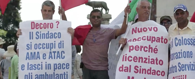 Copertina di Roma, protesta dei camion bar in Campidoglio dopo l’allontanamento dal Colosseo