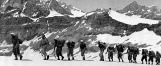 Copertina di Alpinismo, 150 anni fa la conquista del Cervino. Hervé Barmasse: “In futuro apriremo ancora nuove vie”