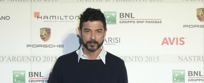 Copertina di Alessandro Gassmann, su Twitter lancia campagna anti-degrado a Roma. Marino: “Apprezzo l’iniziativa” (FOTO)