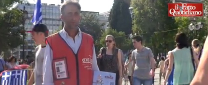 Copertina di Grecia, “così il giornale di strada ‘Shedia’ sta salvando centinaia di indigenti”