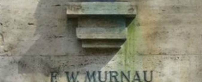 Murnau, trafugato il cranio del regista di Nosferatu: si segue la pista del satanismo