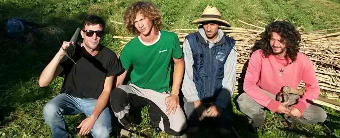 Copertina di “Delusi da lavoro e università, torniamo alla terra per fare qualcosa di concreto: produrre cibo”