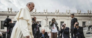 Copertina di Grecia, Papa Francesco: “Vicino al popolo, dignità umana resti al centro delle scelte”