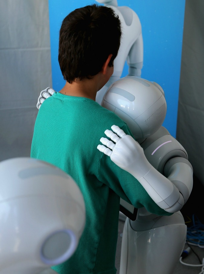 Giappone, tutti pazzi per Pepper: il robot “emozionale” che percepisce le sensazioni degli umani
