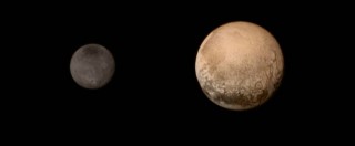 Copertina di Plutone, New Horizons manda le prime foto alla Terra: “Ci sono montagne di ghiaccio fino a 3500 metri”