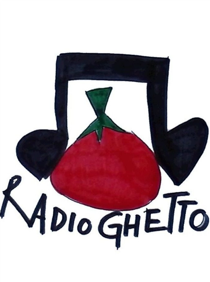 Radio Ghetto, la voce dei migranti sbarca in tutta Italia: musica, informazione e diritti contro lo sfruttamento e il caporalato