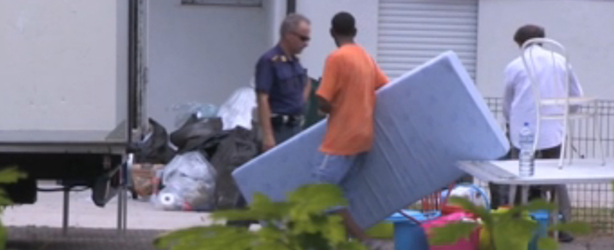 Copertina di Migranti, vox a Treviso: “Li abbiamo cacciati. Ora i bimbi possono giocare fuori”