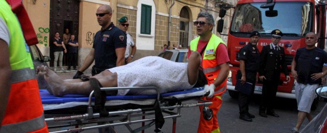 Copertina di Taranto, crolla un palazzo in centro: un morto e 6 feriti, di cui uno grave