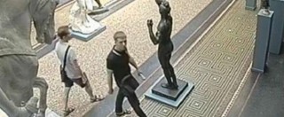 Copertina di Copenaghen, si spacciano per turisti e rubano busto di Auguste Rodin da 270mila euro